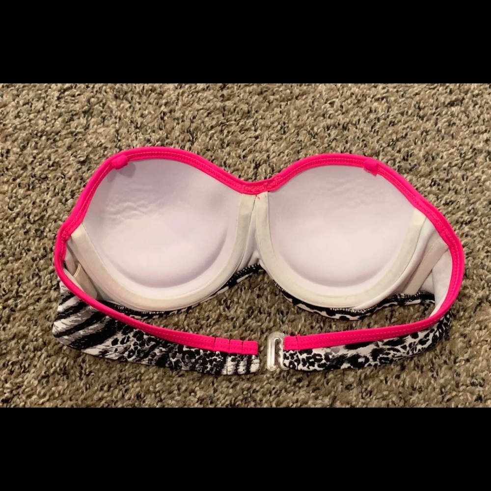 Bikini - Picture 3 of 4